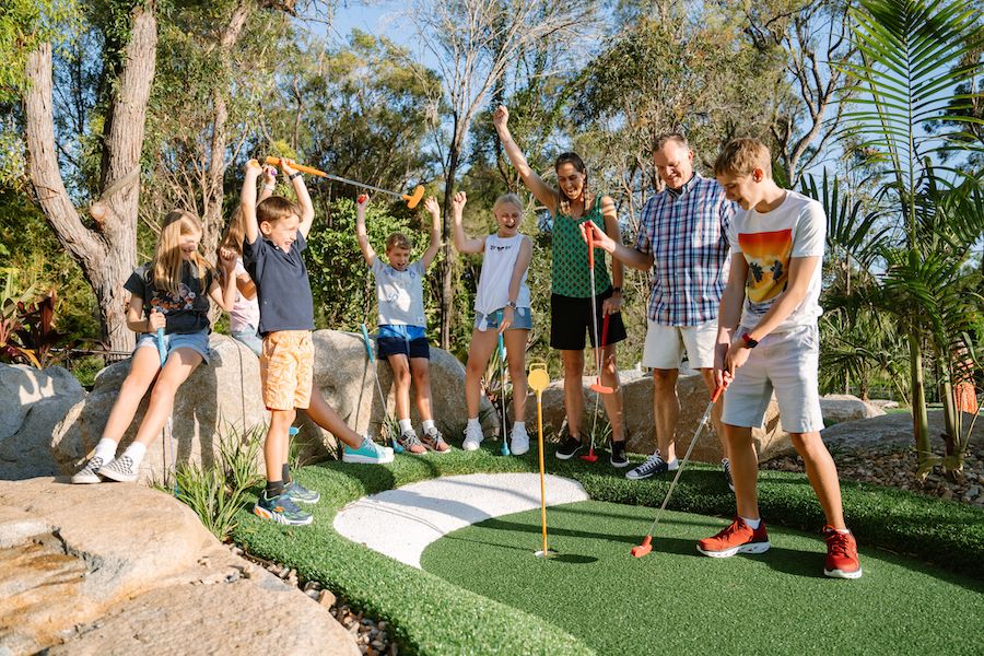 Putt Putt At Alexandra Hills Hotel